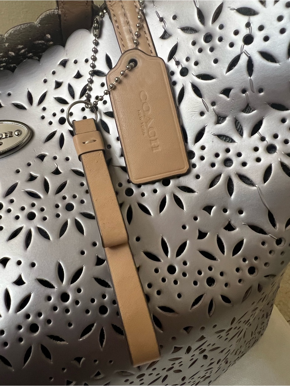 Coach Metallic Silver Laser-Cut Tote W Wristlet - Picture 10 of 17